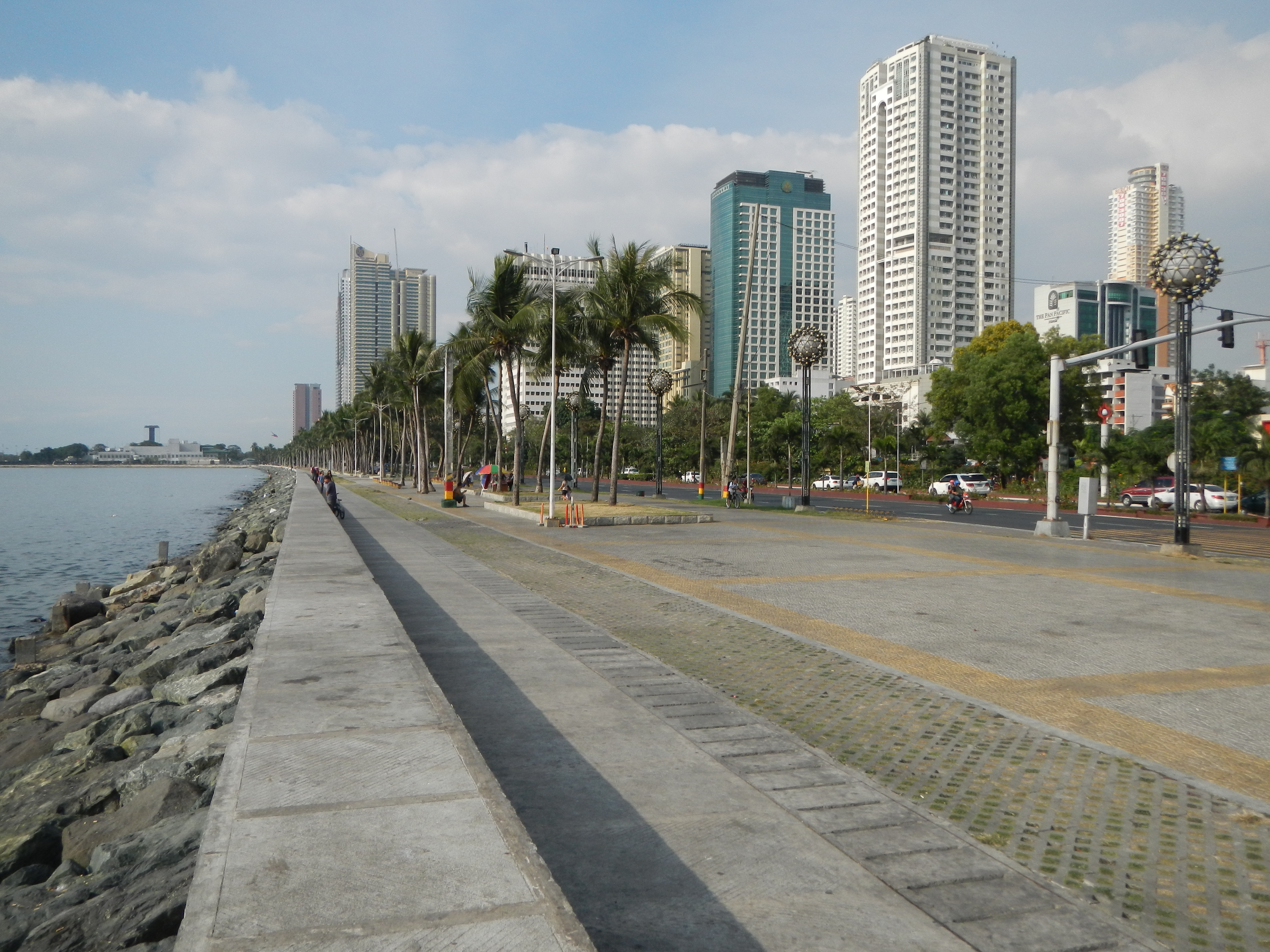 Manila Baywalk (Dolomite Beach)